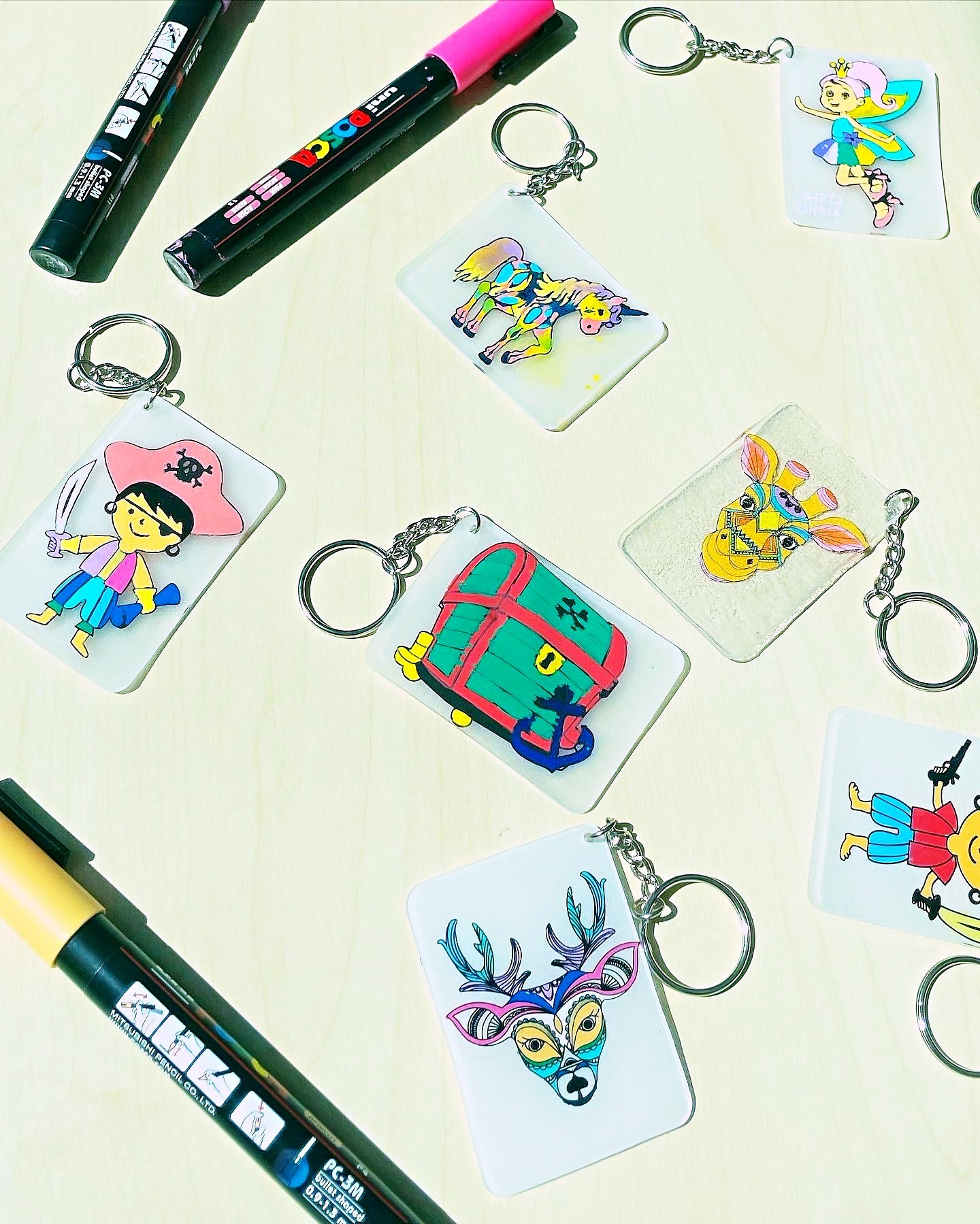 Shrink art keychain samples and coloured markers